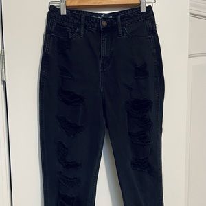 🖤 Hollister Black Ultra High Rise Mom Jeans 🖤